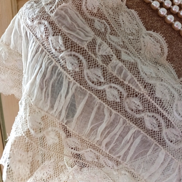 ANTIQUE TROUSSEAU BRIDAL LACE FICHU IN MINT CONDITION! - Picture 4 of 12